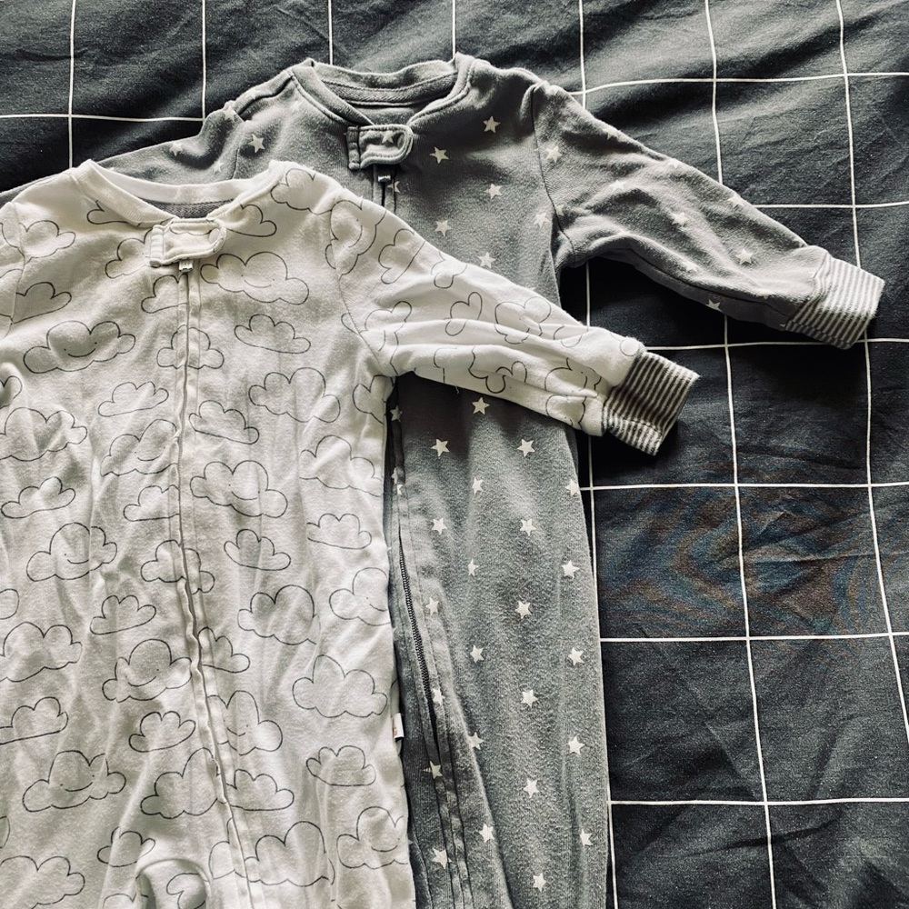 Baby Gap long sleeve sleep and play suites, pack of 2